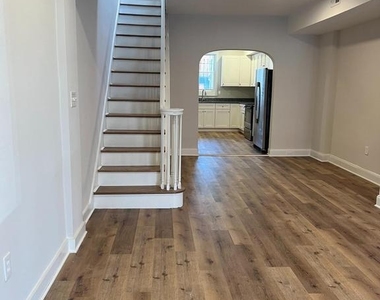 715 N Kenwood Avenue - Photo Thumbnail 3