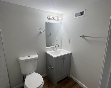 715 N Kenwood Avenue - Photo Thumbnail 30