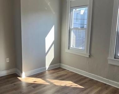 715 N Kenwood Avenue - Photo Thumbnail 26