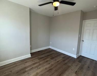 715 N Kenwood Avenue - Photo Thumbnail 23