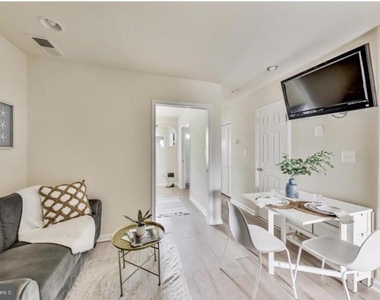 1720 H Street Ne - Photo Thumbnail 2