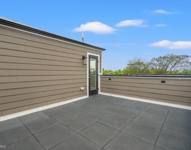 1130 Penn Street Ne - Photo Thumbnail 18