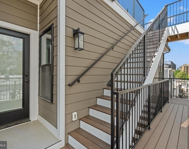 1130 Penn Street Ne - Photo Thumbnail 16