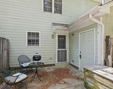 421 Cityview Lane - Photo Thumbnail 32