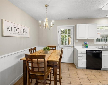 421 Cityview Lane - Photo Thumbnail 2
