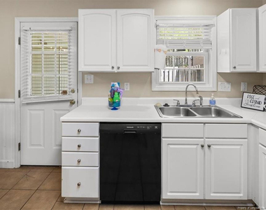 421 Cityview Lane - Photo Thumbnail 17