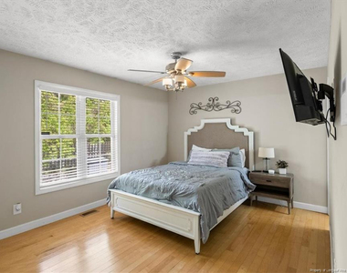 421 Cityview Lane - Photo Thumbnail 3