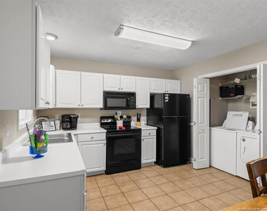 421 Cityview Lane - Photo Thumbnail 19
