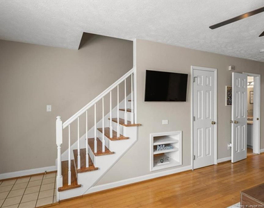 421 Cityview Lane - Photo Thumbnail 20