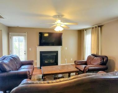 3742 Horseshoe Farm Street - Photo Thumbnail 6