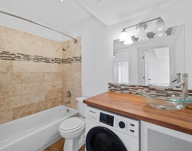 1313 E 52nd St - Photo Thumbnail 7