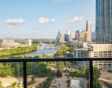 70 Rainey St - Photo Thumbnail 3