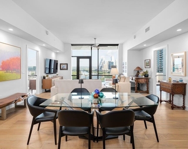 70 Rainey St - Photo Thumbnail 6