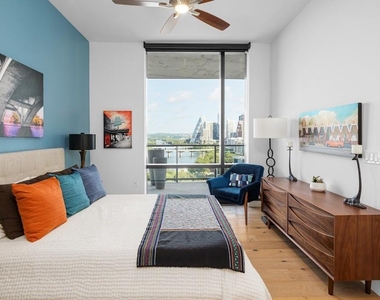 70 Rainey St - Photo Thumbnail 15