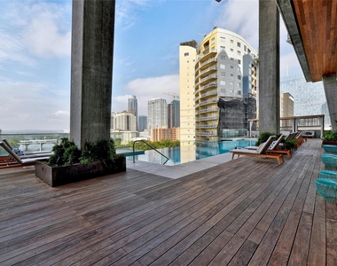 70 Rainey St - Photo Thumbnail 21