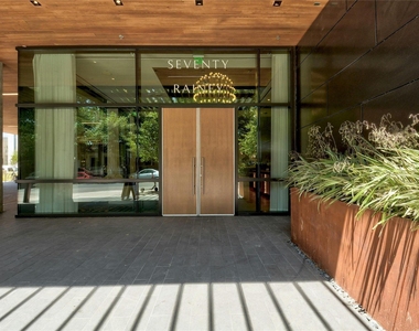 70 Rainey St - Photo Thumbnail 19
