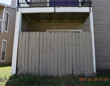 1908 West Loop - Photo Thumbnail 11