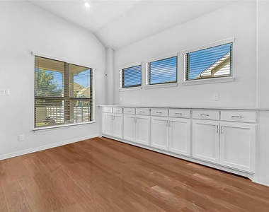204 Belford St - Photo Thumbnail 6