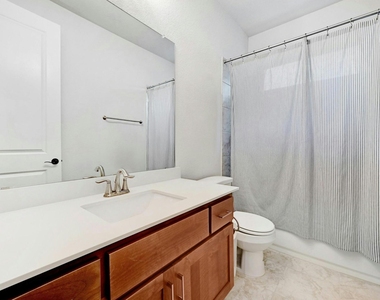204 Belford St - Photo Thumbnail 17