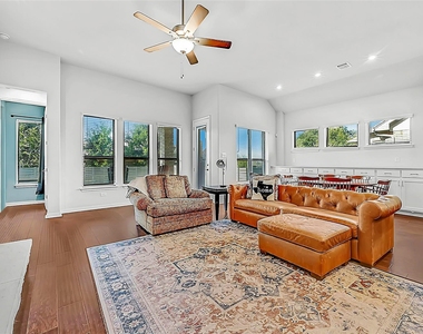 204 Belford St - Photo Thumbnail 2