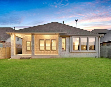 204 Belford St - Photo Thumbnail 11