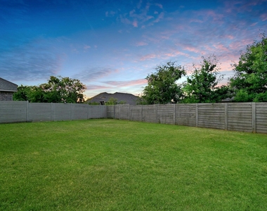 204 Belford St - Photo Thumbnail 12