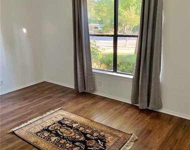 2907 Donnell Dr - Photo Thumbnail 18