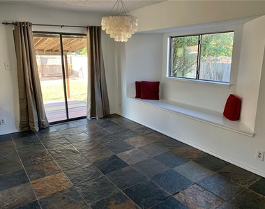 2907 Donnell Dr - Photo Thumbnail 10