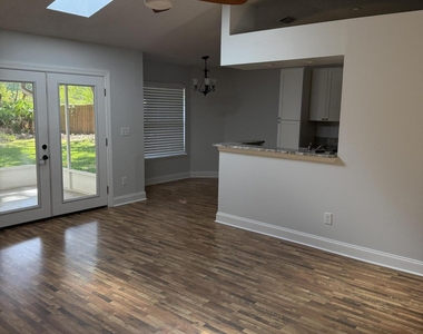 2063 Las Brisas Court - Photo Thumbnail 5