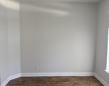 2063 Las Brisas Court - Photo Thumbnail 4