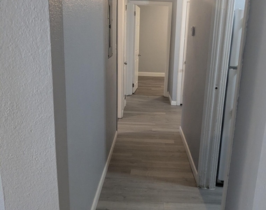 1834 Meharry Avenue - Photo Thumbnail 6