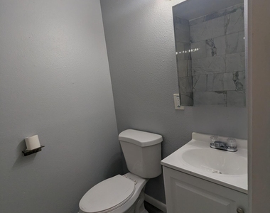 1834 Meharry Avenue - Photo Thumbnail 9