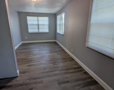 1834 Meharry Avenue - Photo Thumbnail 14