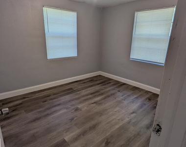 1834 Meharry Avenue - Photo Thumbnail 7