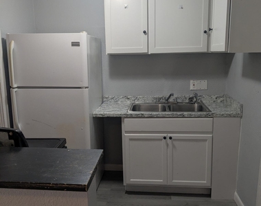 1834 Meharry Avenue - Photo Thumbnail 5