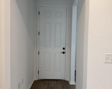 915 Cedar Slough Drive - Photo Thumbnail 2