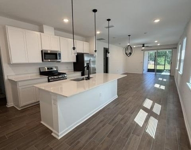 915 Cedar Slough Drive - Photo Thumbnail 8