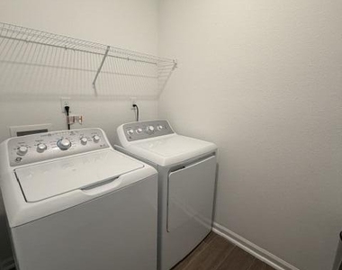 915 Cedar Slough Drive - Photo Thumbnail 19