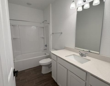 915 Cedar Slough Drive - Photo Thumbnail 17