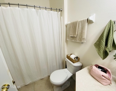 10550 Baymeadows Road - Photo Thumbnail 12