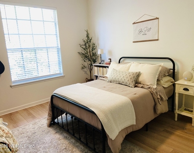 10550 Baymeadows Road - Photo Thumbnail 9