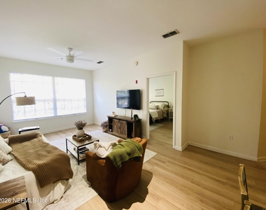 10550 Baymeadows Road - Photo Thumbnail 1