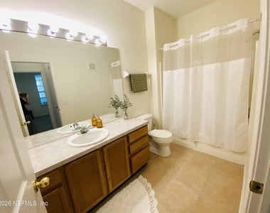 10550 Baymeadows Road - Photo Thumbnail 15