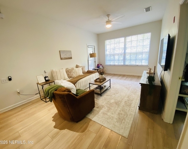 10550 Baymeadows Road - Photo Thumbnail 2