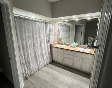113 Willow Pond Lane - Photo Thumbnail 11