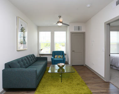 680 E Algonquin Road - Photo Thumbnail 2
