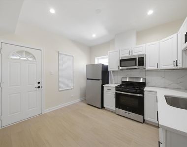 4957 W Superior Street - Photo Thumbnail 9