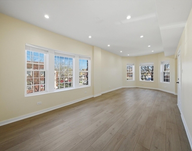 4957 W Superior Street - Photo Thumbnail 2