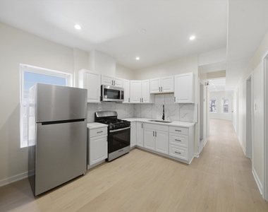 4957 W Superior Street - Photo Thumbnail 7