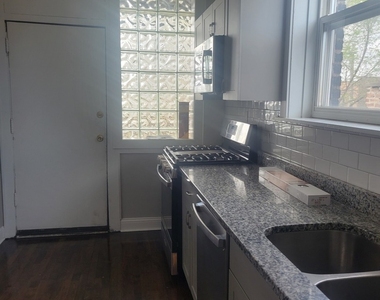 7918 S Essex Avenue - Photo Thumbnail 7